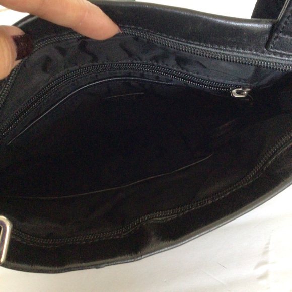 TUMI BLACK LEATHER VOYAGEUR CROSSBODY BAG - Picture 8 of 17